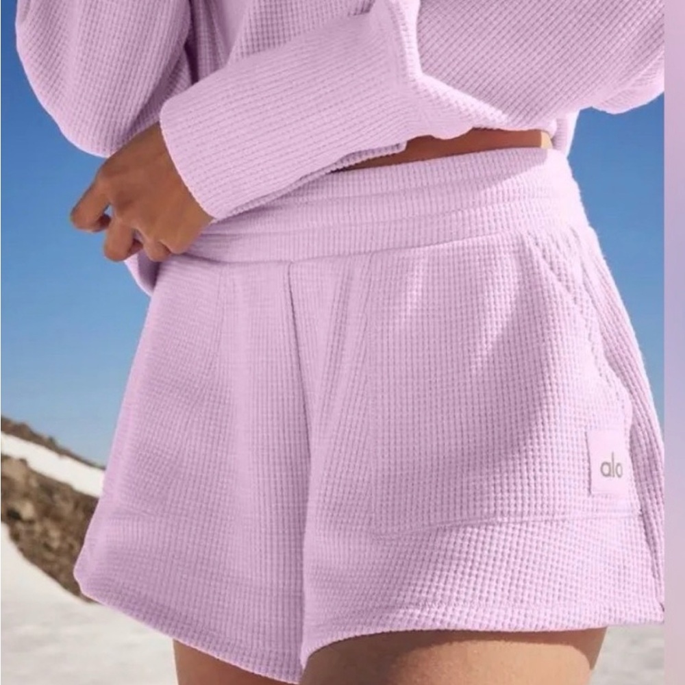 Alo Yoga Thermal Weekend Escape Short - Sugarplum Pink
